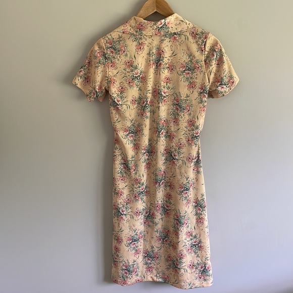 Vintage 80s Light Yellow Pink Floral Collared Shift Dress - Picture 4 of 11